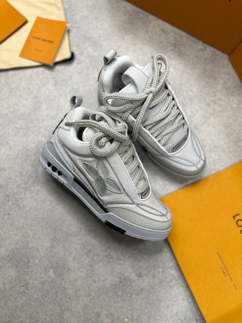 Louis Vuitton Men's Low Skate LV Sneakers Reps Shoes Sale UK	Man First Copy Rep Sneaker Men Cheap Price Trainer Mens 1st Copies Brand Logo Fake Designer Shoe 1:1 Fakes Replica Luxury Boys Sports Trainers 1 to 1 AAA Duplicate White