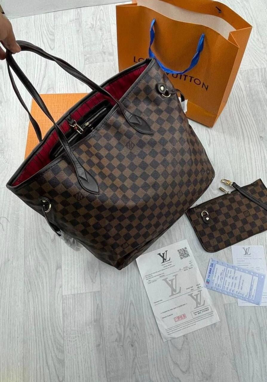 Louis Vuitton Women's MM Damier Neverfull Canvas Bag
