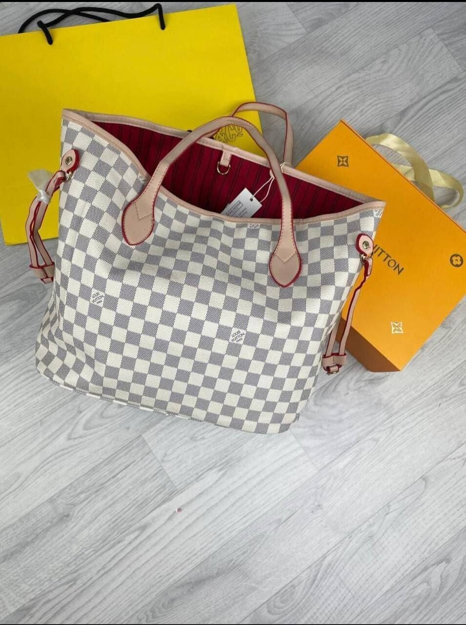 Louis Vuitton Women's MM Damier Neverfull Canvas Bag