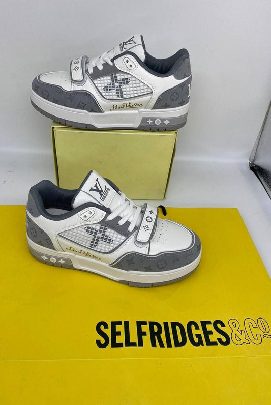 Louis Vuitton LV Designer Women's Sneakers First Copy Sale UK	Woman Fake Replica Trainer Women Cheap Price Fakes Rep Sneaker 1st Copies Trainers Reps Girls Leather Luxury Shoes 1:1 Brand Logo 1 to 1 AAA Duplicate Shoe Casual Runner White Grey