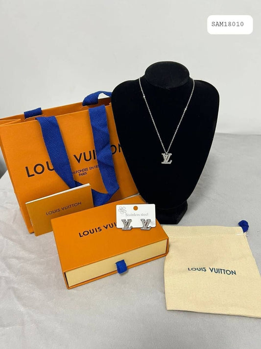 Louis Vuitton Women's Designer Necklace Earrings Rep Sale UK	Woman First Copy Cheap Price Replica White Crystal Pendant Girls 1st Copies Luxury Fakes Reps Jewellery Fashion Jewelry 1:1 Fake 1 to 1 LV Brand Logo AAA Duplicate Silver